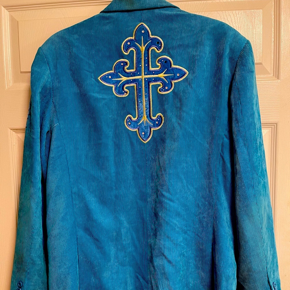 Cross designed Jacket - Picture 3 of 7